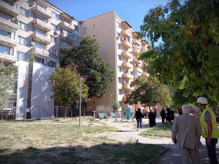 Санирането, възможностите за бизнеса и образователните програми продължават да вълнуват граждани и професионалисти, отчитат от ОИЦ-Пазарджик