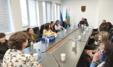 В Панагюрище: Представители на ”Фулбрайт” впечатлени от работата по програмата в 4 училища - най-много в страната