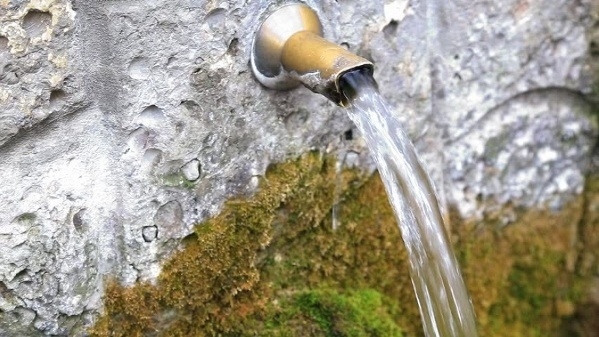 От полицейския бюлетин: Крадец на чучури от минерални извори в Брацигово и четирима с дрога