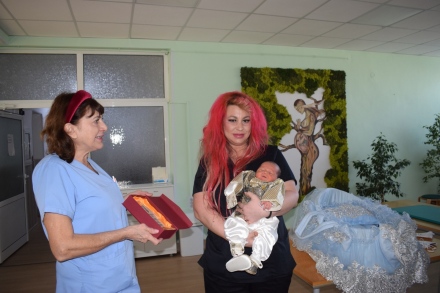 Две акушерки от МБАЛ – Пазарджик бяха отличени от Българската асоциация на професионалистите по здравни грижи (БАПЗГ)