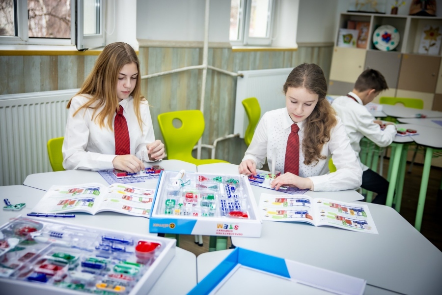 В ОУ „Проф. Иван Батаклиев“ вече има модерен STEM център