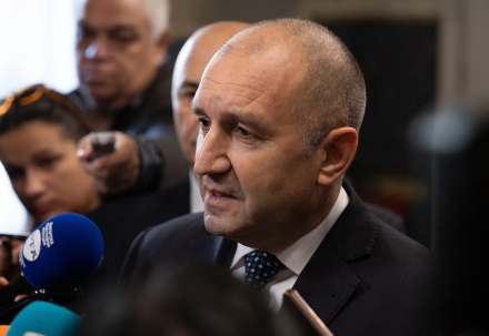 Румен Радев поздрави кмета на Пазарджик Петър Куленски по повод рождения му ден