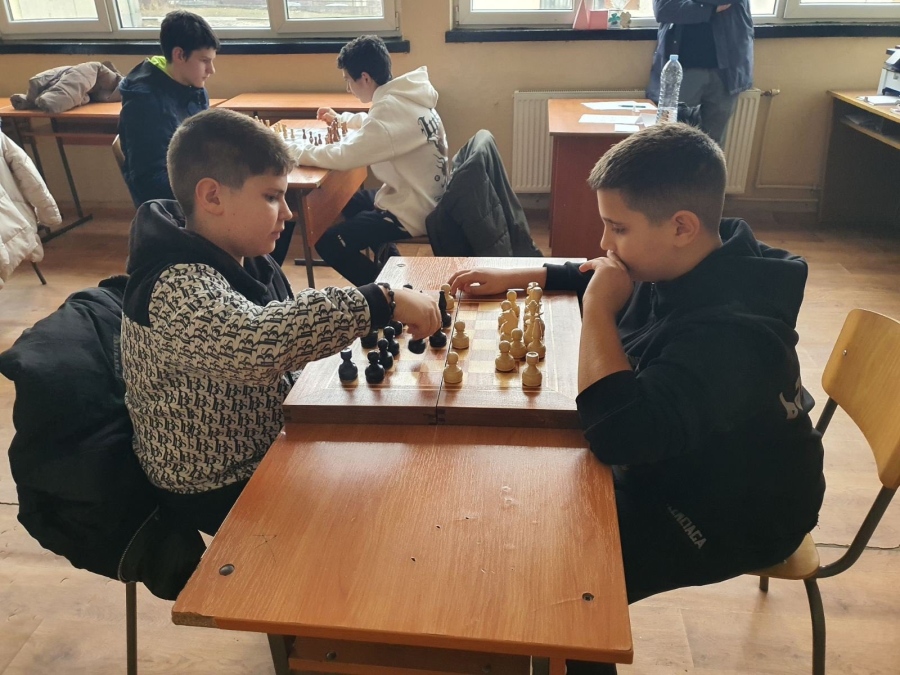 Всички училища в община Ракитово се включиха в турнира по шах „Красив ум“