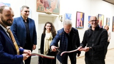 Искряща от светлина изложба на Стоян Динков