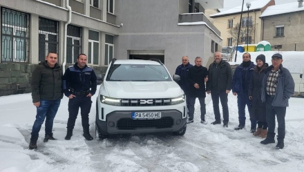 Нов автомобил дари на полицейския участък Община Батак