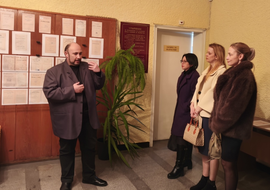 Изложба на старопечатни книги беше открита в Общинска библиотека „Стоян Дринов“ - Панагюрище