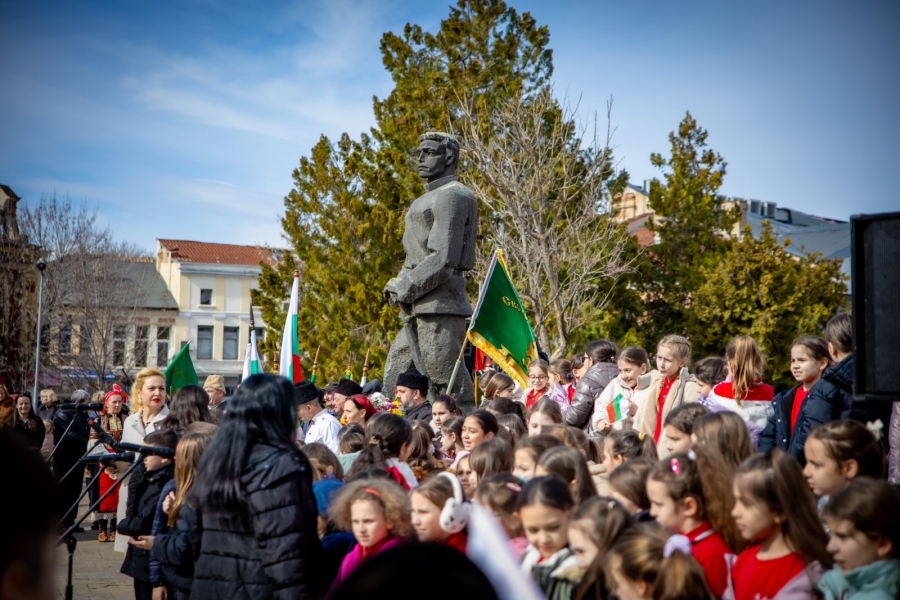 Пазарджик се преклони пред делото и саможертвата на Васил Левски