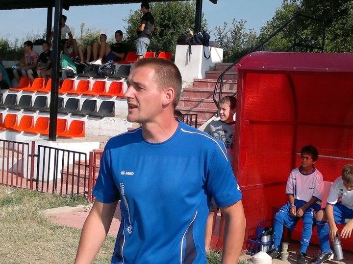 Пазарджишките съветници решиха: “Валентин Карагьозов“ ще се казва игрището на ДФК “Орлета“ 