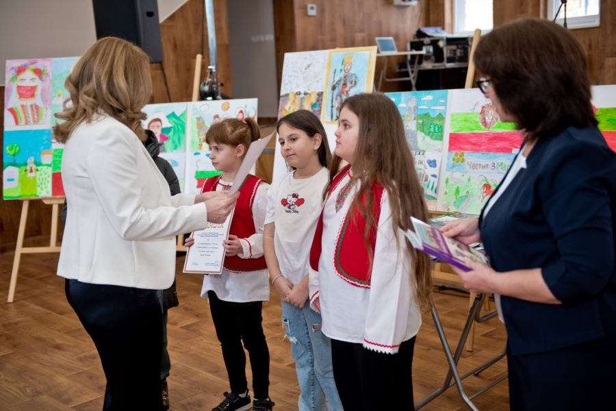 В Септември наградиха отличените в конкурса „Моята Родина България“