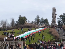 Със 110-метров трибагреник Панагюрище тържествено отбеляза Националния празник на България – Трети март