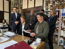 “Продължаваме промяната – Демократична България“ регистрира листата си в Пазарджик - Ивайло Шотев е начело, а в тройката е и синът на велинградската плувна легенда Цветан Голомеев