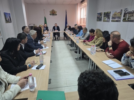 Областният управител се срещна с представители на институциите, ангажирани с изборите