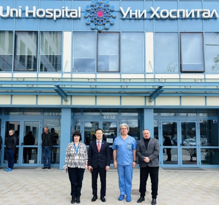 Корейският посланик посети МБАЛ „Уни Хоспитал“
