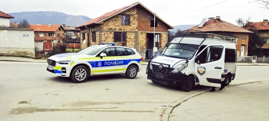 „Профилактират“ кметове и общински съветници за изборите, ОДМВР изнемогва