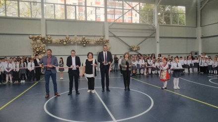 Нов физкултурен салон отвори врати в НУ „Васил Друмев“ – Пазарджик