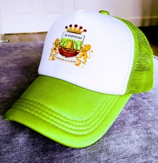 С шапки и магнитчета звъничевци популяризират любимото си село