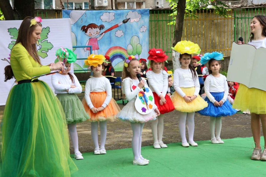 Директори и учители на детски градини от областите Пазарджик и Стара Загора на работна среща в ДГ “Здравец“