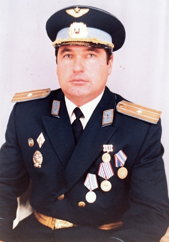 Първият пряк командир и инструктор на Румен Радев е от Септември