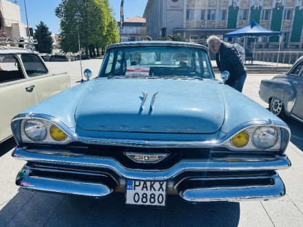 Над 100 ретро автомобили и мотоциклети бяха показани в центъра на Панагюрище в чест на 150 години от Априлското въстание