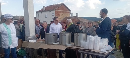Кметът на Стрелча и тази година дари курбан в навечерието на Гергьовден 