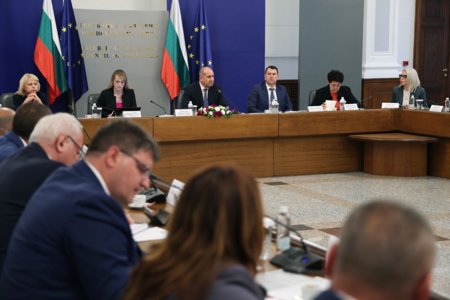 Бърза реакция при бедствия и привличане на инвестиции очаква от областните управители премиерът Радев