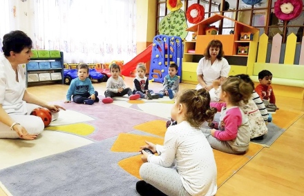 Местата в детските ясли са намалели, но децата също са по-малко