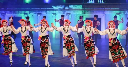„Чудесия“ танцуваха в звездния спектакъл на Античния театър