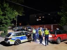В Панагюрище полицията разрина нощни гонки - провери 98 возила и спря от движение 10 за неизправни заради гърмящи ауспуси