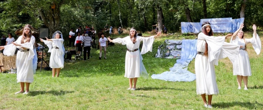 Билките и минералната вода вдигнаха на крака хайдут Велко на Фестивала на минералната вода, здравето и дълголетието в Баня