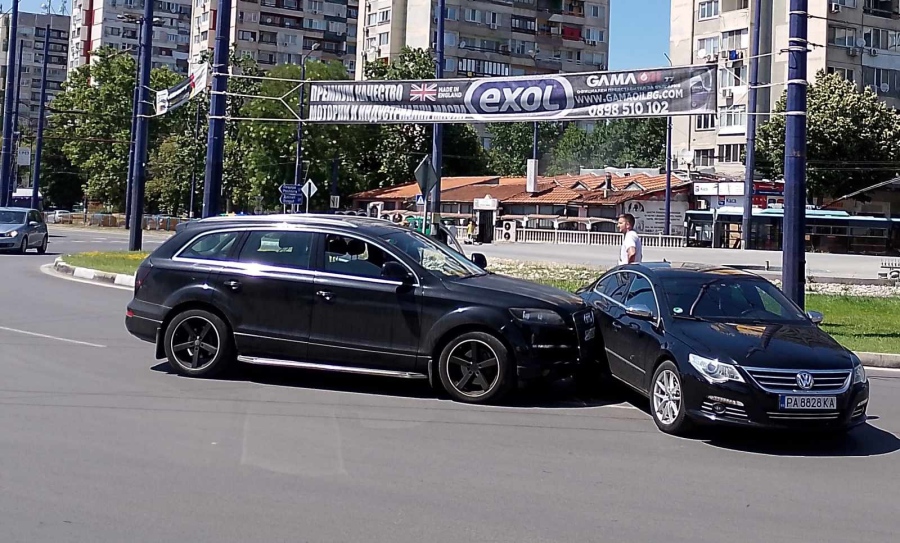 Катастрофа на кръговото при моста на Марица в Пазарджик, няма пострадали