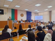 Зам.-министър Надя Клисурска в Пазарджик: Не трябва да бъдем администратори, когато работим с деца - иска се сърце!
