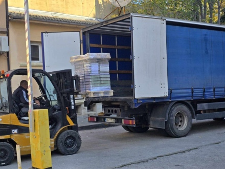 Общо 256 100 хартиени бюлетини бяха доставени днес в Пазарджик за президентските избори