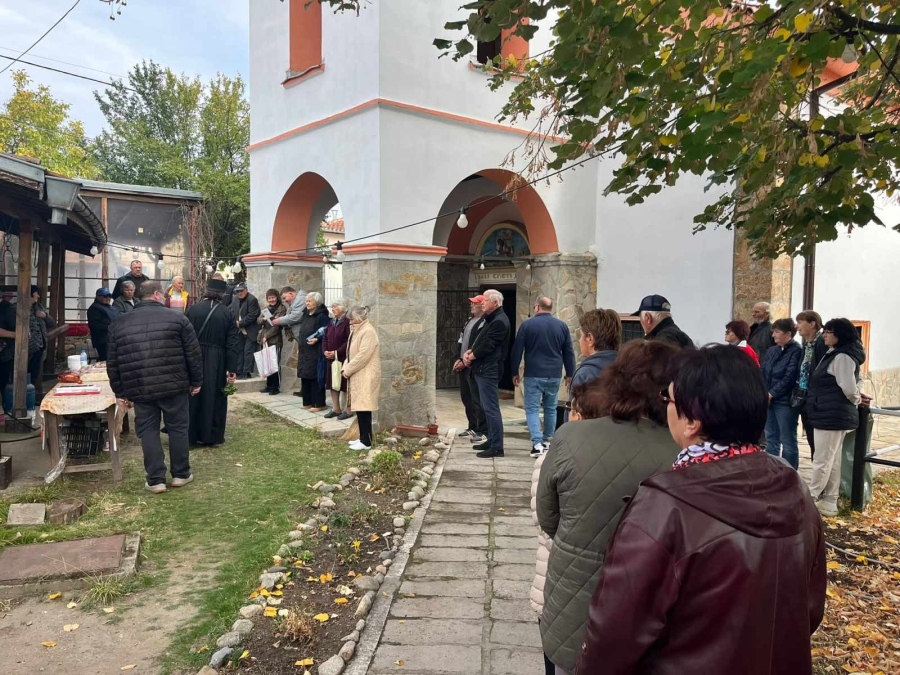 В Лесичово празнуват Димитровден